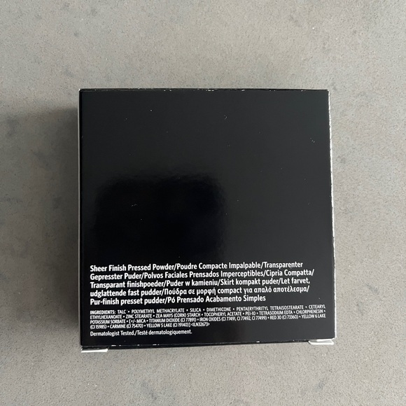 Bobbi Brown Powder - Picture 3 of 4